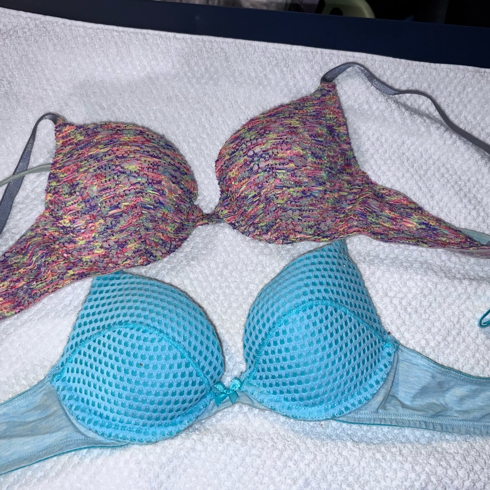 Victoria’s Secret bras size 32A-set of 2